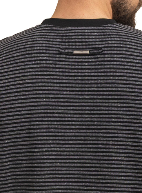 Black Design 3054 NF-Round T-Shirt