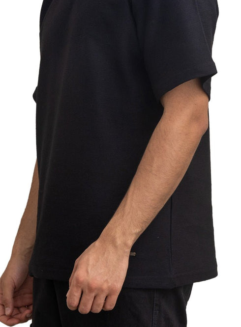 Black Crunchy - Oversize Round T-Shirt - Khotwh