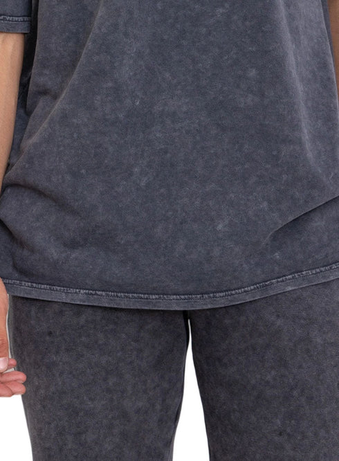 Black Washed O - S Round T-Shirt - Khotwh