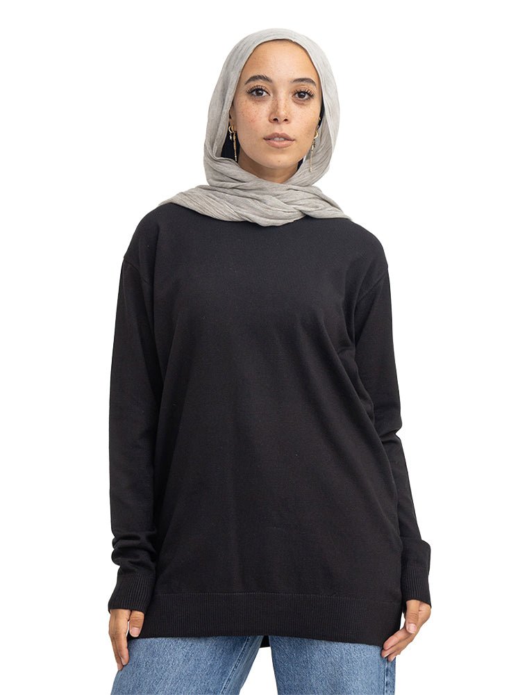 Black Round Knit Pullover